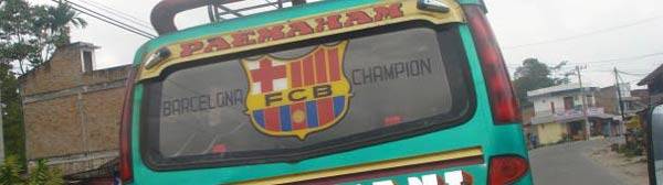 Autobús blaugrana en Sumatra Autobús blaugrana en Sumatra