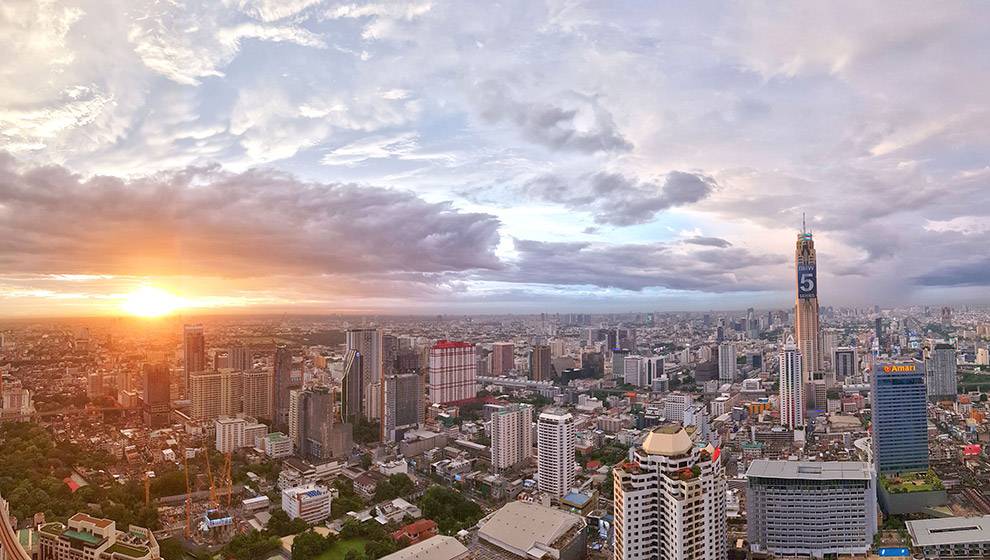 Clima atardeciendo en Bangkok