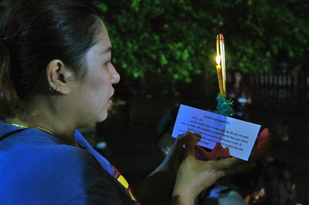 Loi-krathong-2