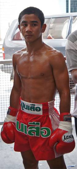 Luchador-de-muay-thai-antes-del-combate