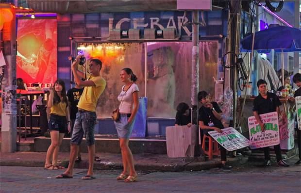 Un-ice-bar-con-temperaturas-bajo-0 Un-ice-bar