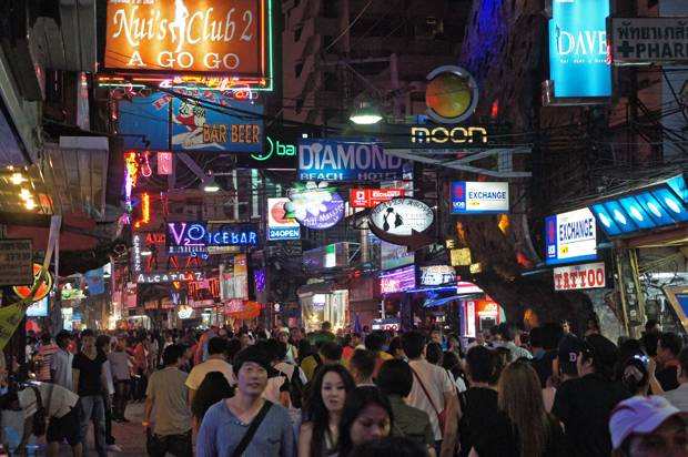 saturado-de-carteles saturado-de-carteles