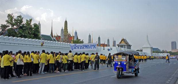 desfiles-por-el-cumple-del-rey