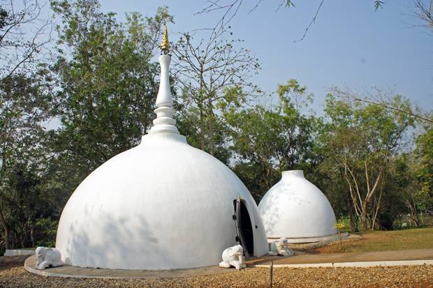 Cabañas-en-la-casa-negra Cabañas-en-la-casa-negra2