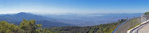 Haz clic para ampliar la foto panorámica de las vistas desde lo alto del parque Haz clic para ampliar la foto panorámica de las vistas desde lo alto del parque