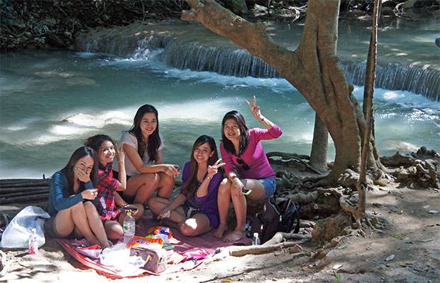 Chicas-tailandesas-en-Erawan