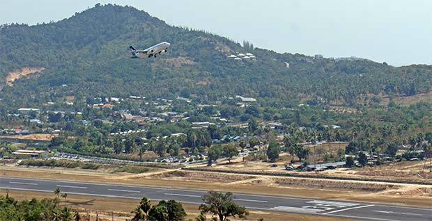 Avión-despegando-desde-Koh-Samui Avión-despegando-desde-Koh-Samui - Guía Koh Samui - Mundo Nómada