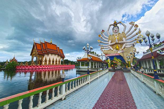 Wat Plai Laem Templo Wat Plai Laem con la diosa de 18 brazos - Guía Koh Samui - Mundo Nómada