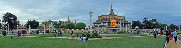 Parque-enfrente-del-Gran-Palacio Parque-enfrente-del-Gran-Palacio