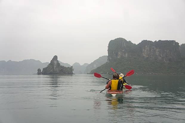 Kayak-en-Ha-Long-Bay - copia