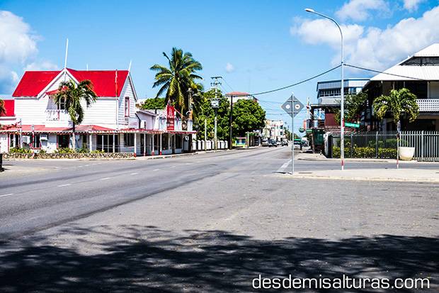 calle-vacia-en-domingo-tonga