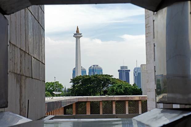 Monas-desde-la-mezquita-de-yakarta