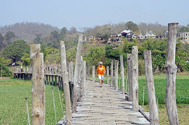Puente-de-madera-más-largo-de-tailandia