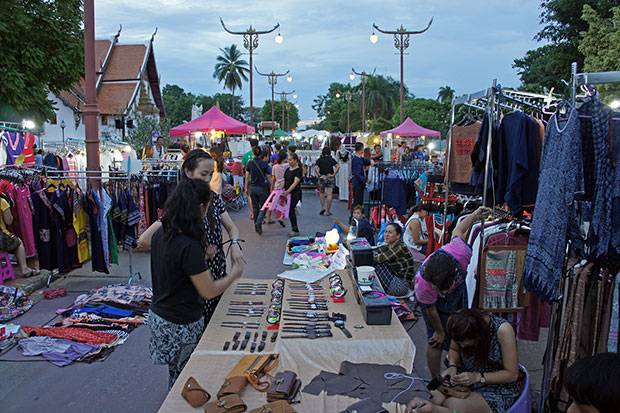Mercado-nocturno-de-Nan