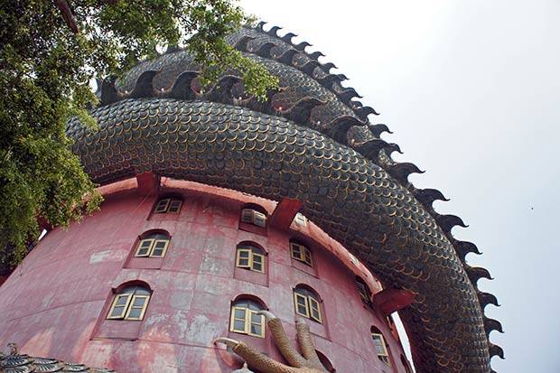 El edificio visto desde abajo