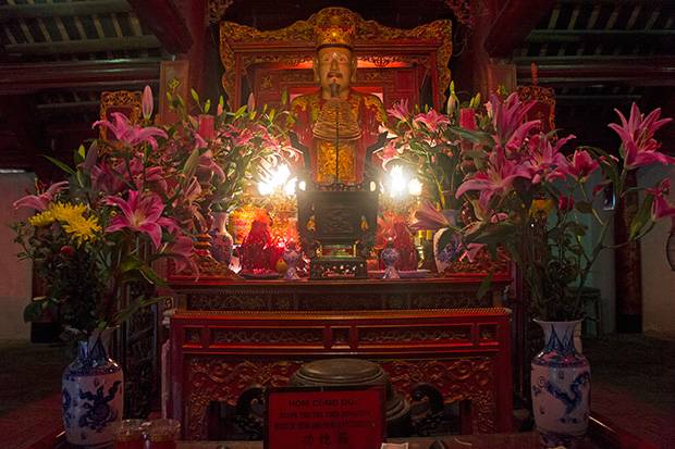 Dentro del templo Dentro del templo de la Literatura