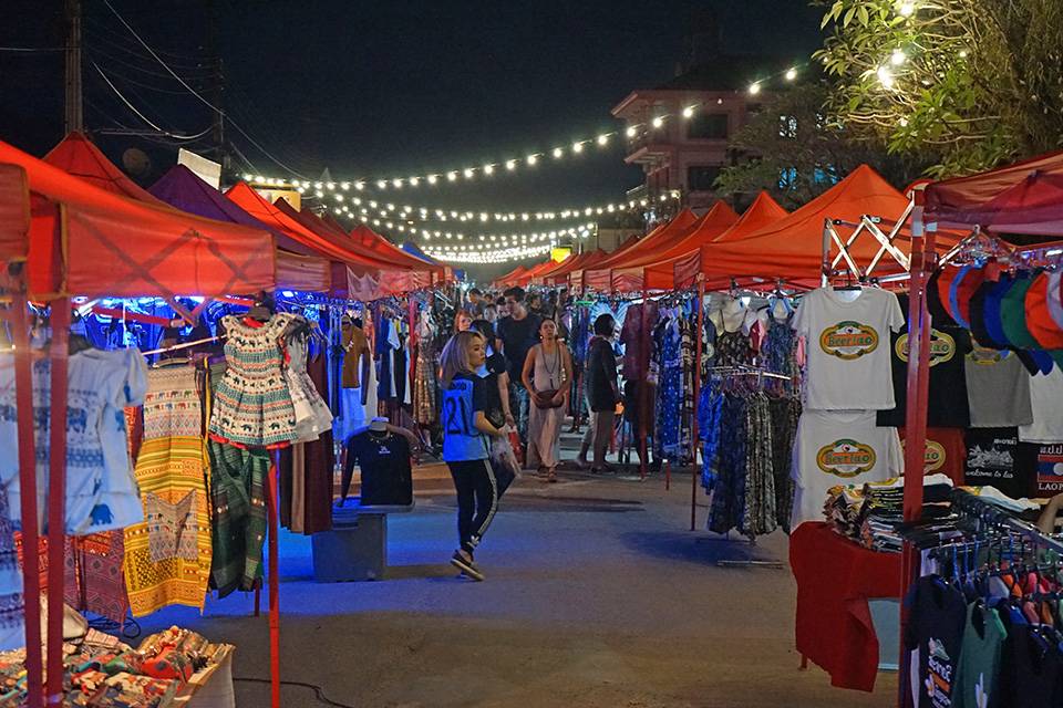 mercado Mercado nocturno del pueblo