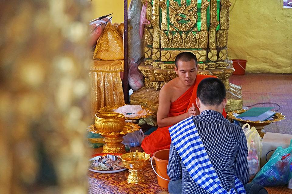 monje-laosiano