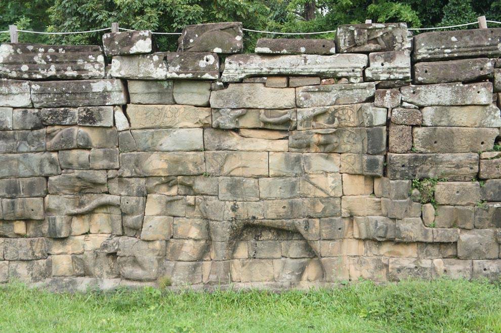Pared de la terrazas de los elefantes de los templos de Angkor Terraza de los elefantes
