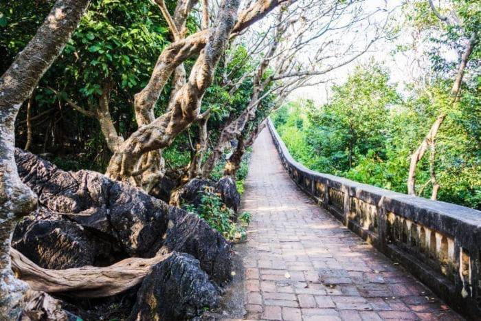 puente de uno de los templos de Phetchaburi