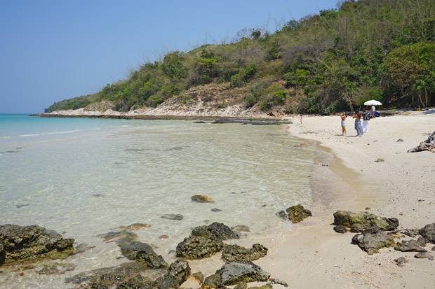 Foto de la bonita playa de Sai Kaew cerca de Bangkok playa Sai Kaew