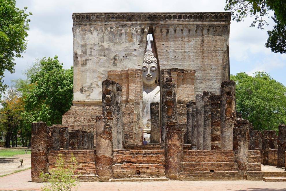 Templo Wat Si Chum de Sukhothai, uno de los más misteriosos que ver en Tailandia Templo de Sukhothai