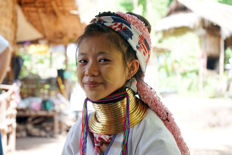 Chica de la etnia Padong Chica Padong