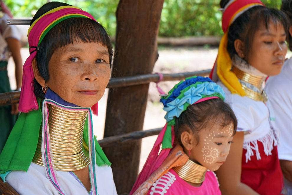 Mujer jirafa en Tailandia Mujer jirafa