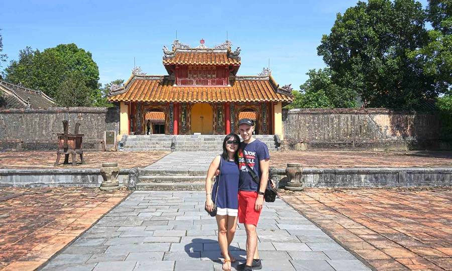 Pol Composada y esposa