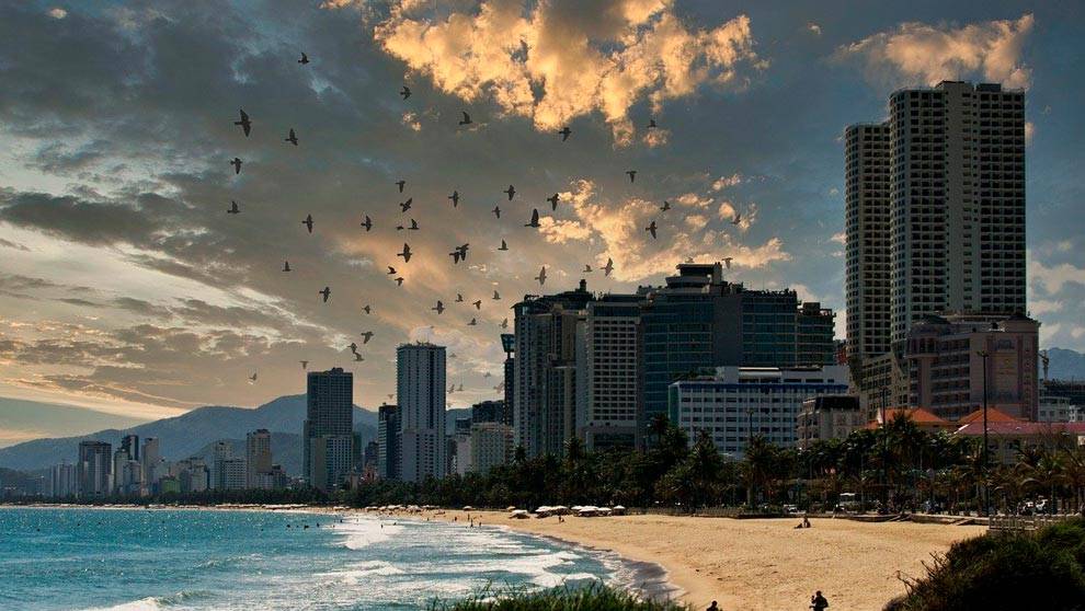 Playa de Nha Trang Skyline de la playa principal de Nha trang