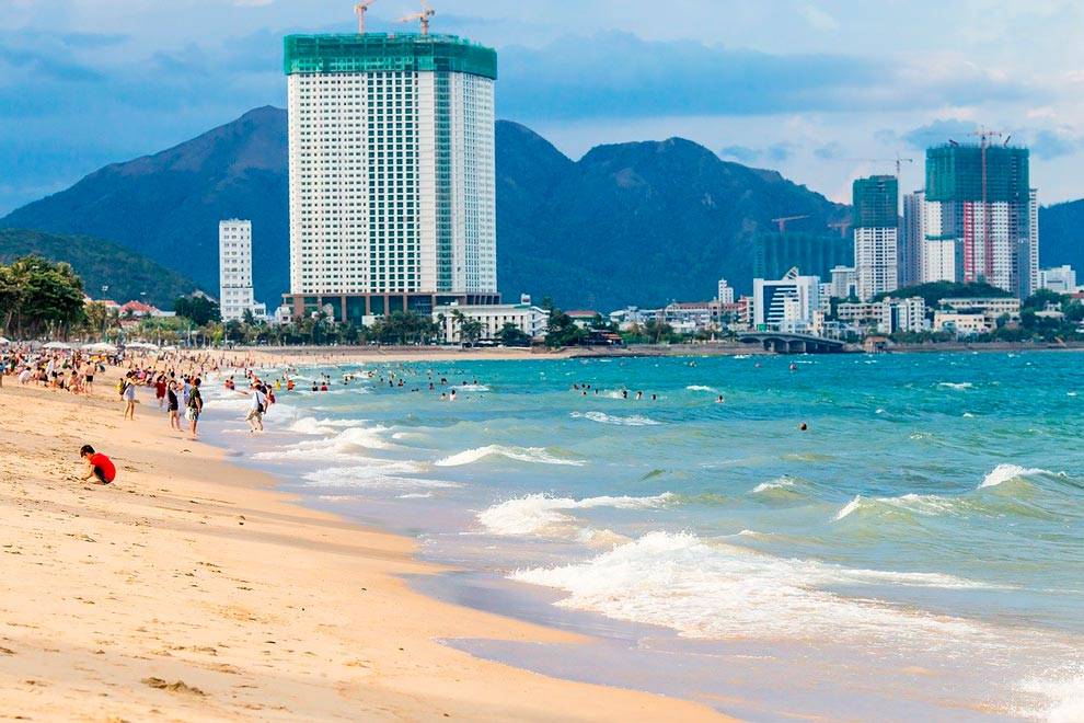 Playa de Tran Phu Playa de Tran Phu la principal de Nha Trang