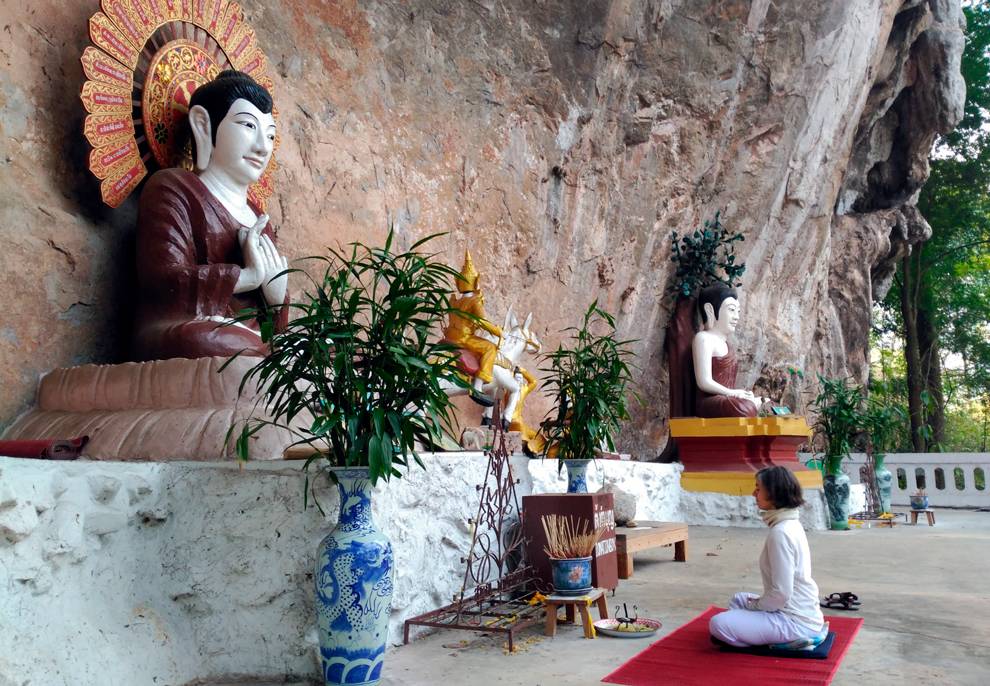 meditando en Tailandia Sonia meditando en Tailandia