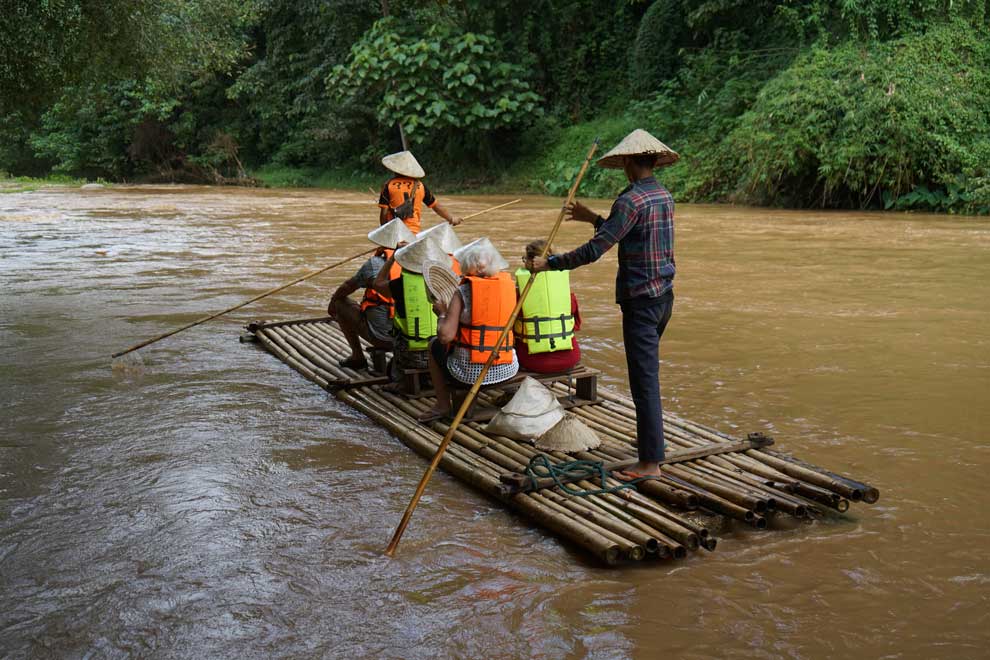 balsas de bambu rafting en balsas de bambu