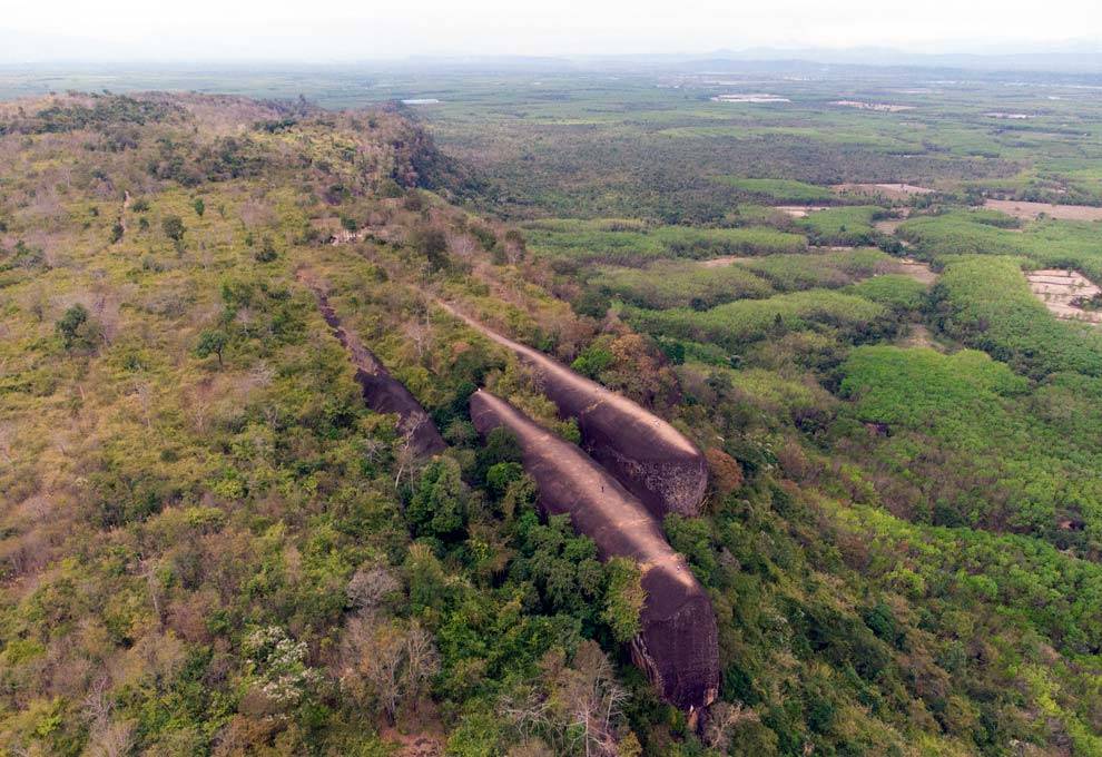 Three whales rock Las rocas de las ballenas
