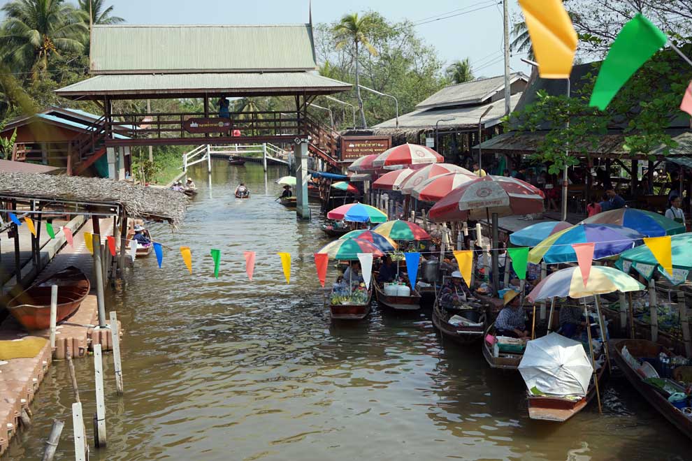 Mercados flotantes Mercados flotantes un buen destino con niños