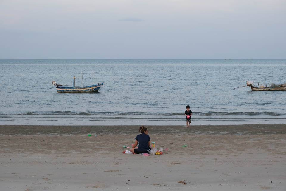 monte Familia en la playa de Prachuap