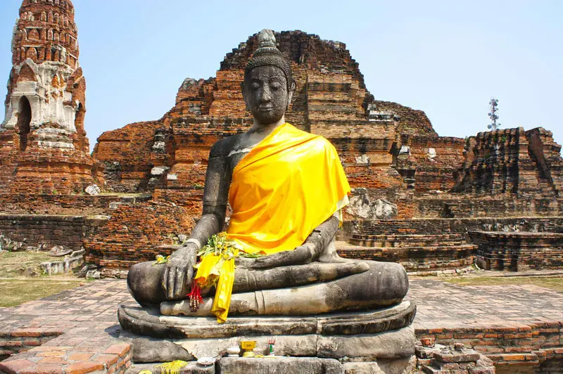 ayutthaya Ruinas de Ayutthaya - Qué ver en Bangkok - Mundo Nómada