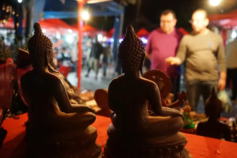 Mercado callejero en Laos